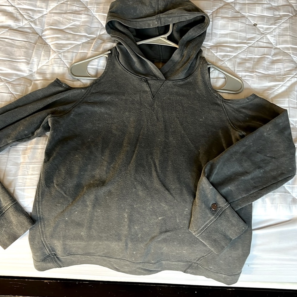 Calia Hoodie w/cutout shoulders. Size S Vintage Grey